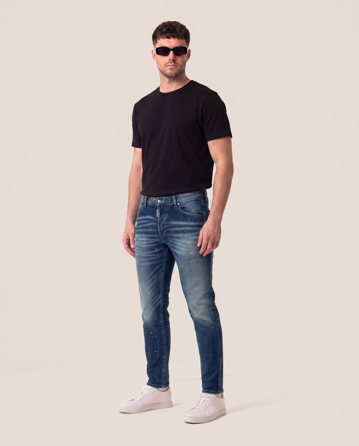Dsquared2 modre kavbojke z obledelimi predeli, sprednji pogled