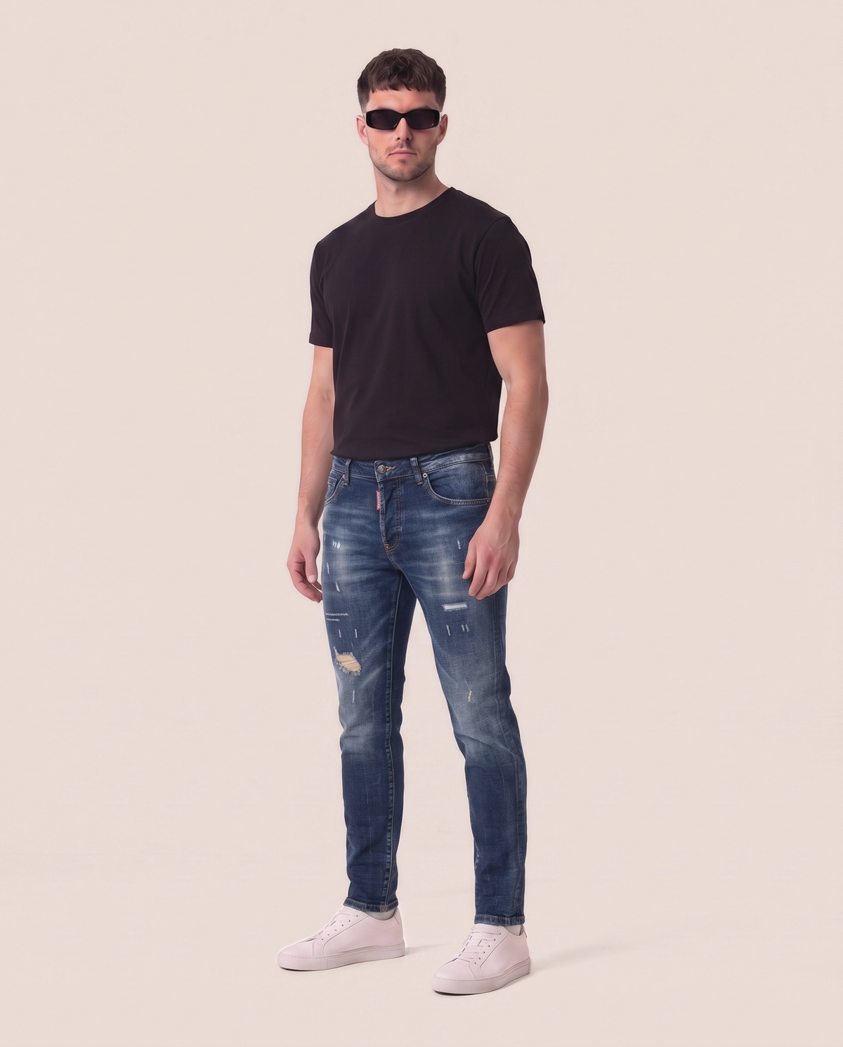Dsquared2 indigo kavbojke s prelivi in šivanimi popravki, sprednji pogled