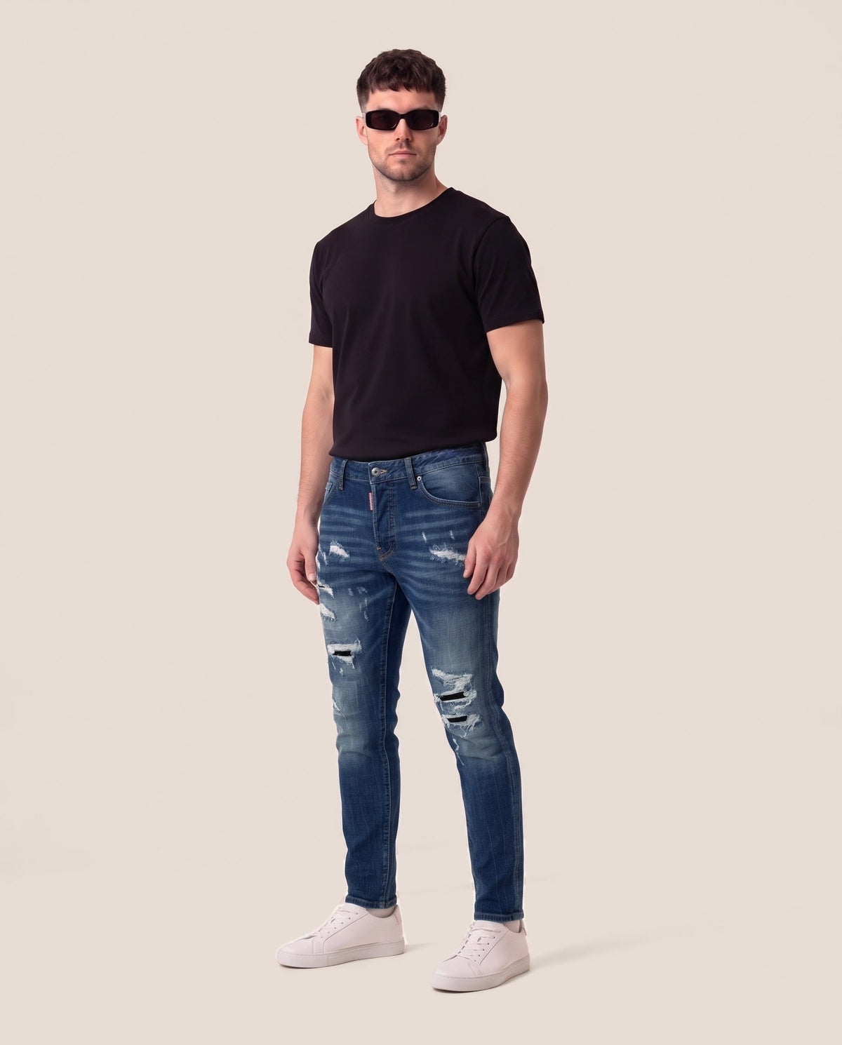 Dsquared2 modre kavbojke z razcefranimi raztrganinami, sprednji pogled