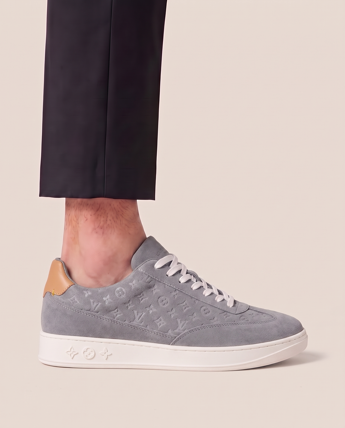 Louis Vuitton superge siva semiš monogram