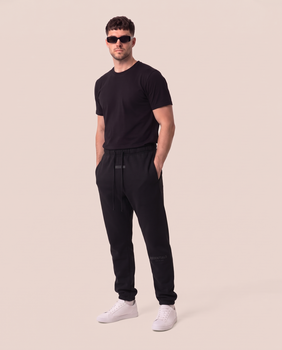 Fear of God Essentials trenirka hlače črne
